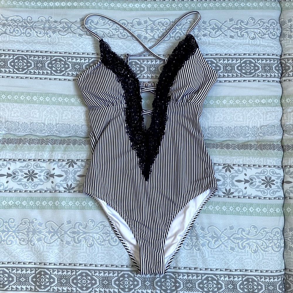 Cupshe One-Piece